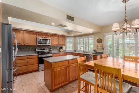 Kitchen - 4601 E Sunnyside Ln, Phoenix, AZ 85032 photo 1 of 3