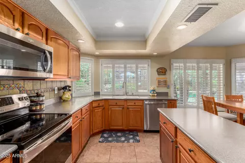 Kitchen - 4601 E Sunnyside Ln, Phoenix, AZ 85032 photo 2 of 3
