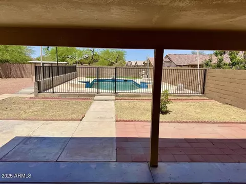 2634 S 63rd Dr, Phoenix, AZ 85043 photo 3