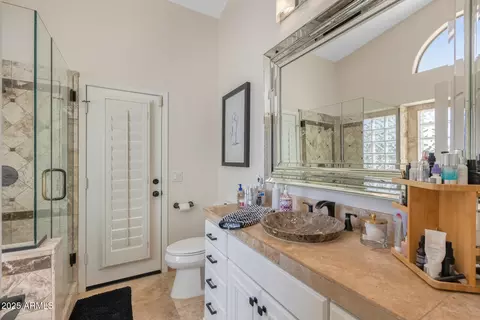 Bath - 4605 E Swilling Rd, Phoenix, AZ 85050 photo 1 of 2