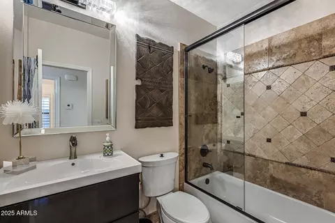 Bath - 4605 E Swilling Rd, Phoenix, AZ 85050 photo 2 of 2