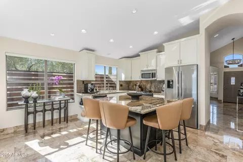 Kitchen - 4605 E Swilling Rd, Phoenix, AZ 85050 photo 1 of 4