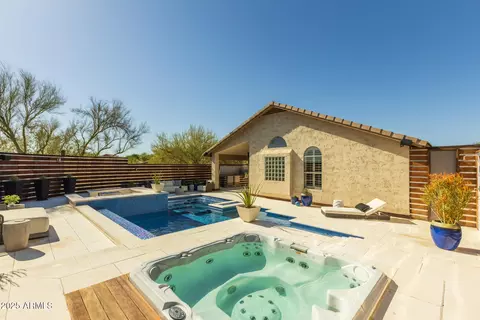 Exterior - 4605 E Swilling Rd, Phoenix, AZ 85050 photo 9 of 16