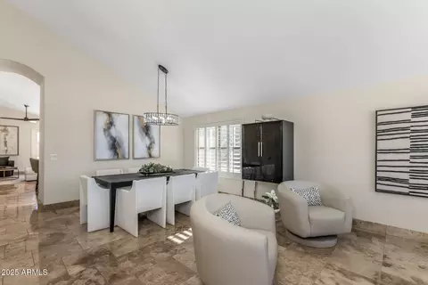 Dining - 4605 E Swilling Rd, Phoenix, AZ 85050 photo 1 of 4