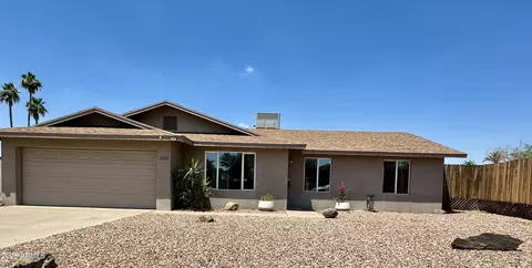 1661 E Bishop Dr, Tempe, AZ 85282 photo 2