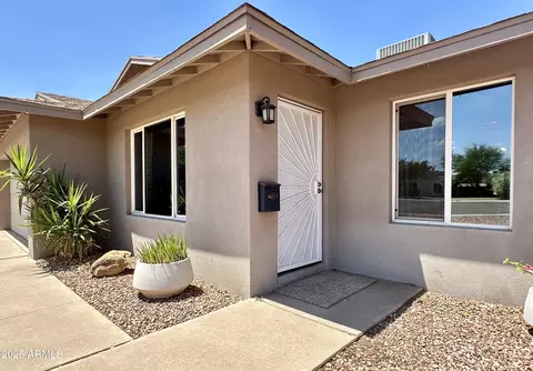 1661 E Bishop Dr, Tempe, AZ 85282 photo 3