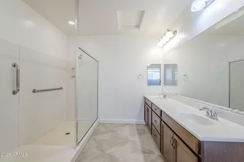 Bath - 10609 E Durant Dr, Mesa, AZ 85212 photo 2 of 5