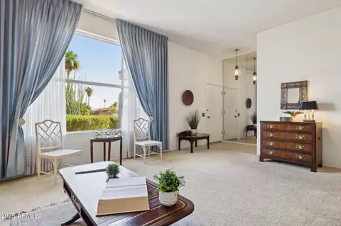 9209 W Hutton Dr, Sun City, AZ 85351
