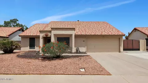 5860 W Saragosa St, Chandler, AZ 85226