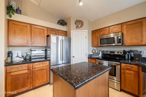 Kitchen - 7463 E Monte Ave, Mesa, AZ 85209 photo 3 of 6