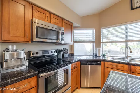 Kitchen - 7463 E Monte Ave, Mesa, AZ 85209 photo 4 of 6