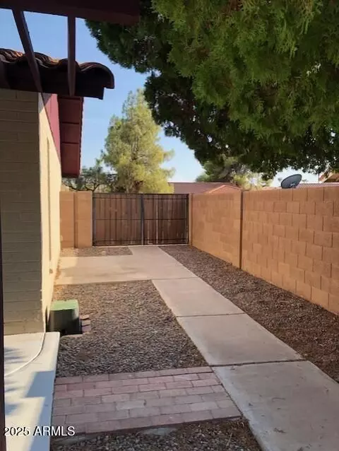 Exterior - 1156 E Vinedo Ln, Tempe, AZ 85284 photo 12 of 13