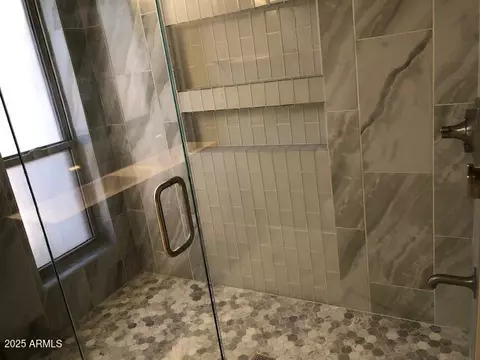 Bath - 1156 E Vinedo Ln, Tempe, AZ 85284 photo 5 of 8