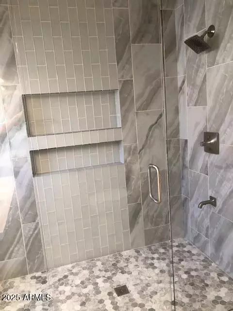 Bath - 1156 E Vinedo Ln, Tempe, AZ 85284 photo 3 of 8