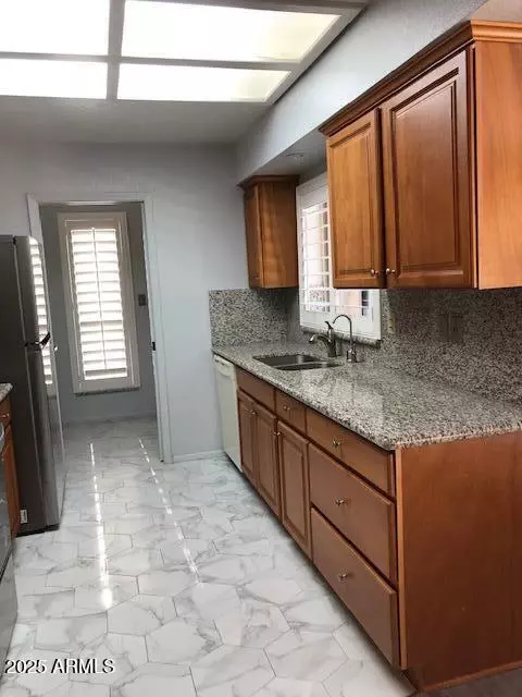 Kitchen - 1156 E Vinedo Ln, Tempe, AZ 85284 photo 5 of 6