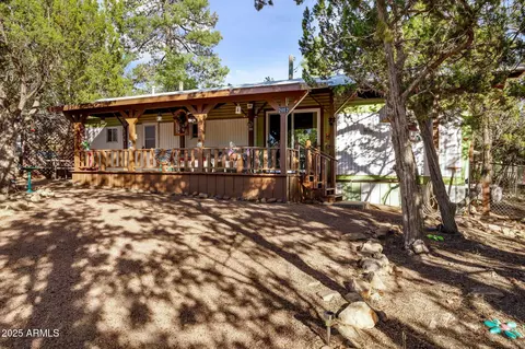 2057 Pinewood Dr, Overgaard, AZ 85933