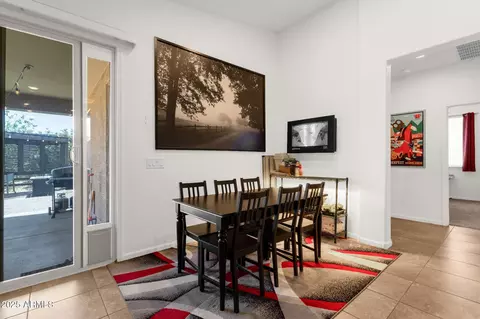 Dining - 1725 E Chanute Pass, Phoenix, AZ 85040 photo 1 of 1
