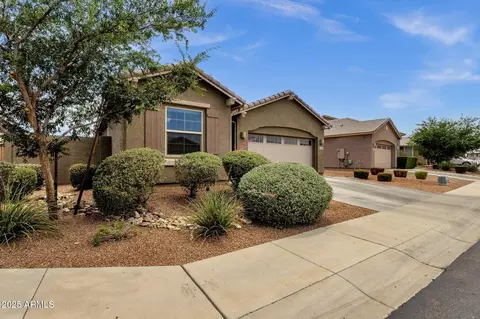 Exterior - 1725 E Chanute Pass, Phoenix, AZ 85040 photo 2 of 7