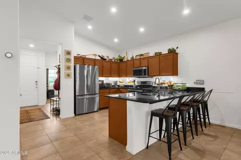 Kitchen - 1725 E Chanute Pass, Phoenix, AZ 85040 photo 4 of 4