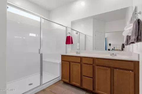 Bath - 1725 E Chanute Pass, Phoenix, AZ 85040 photo 2 of 3