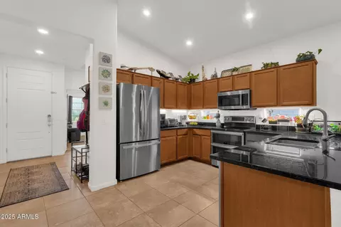 Kitchen - 1725 E Chanute Pass, Phoenix, AZ 85040 photo 1 of 4