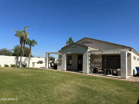 Exterior - 2013 E Valencia Dr, Phoenix, AZ 85042 photo 6 of 9