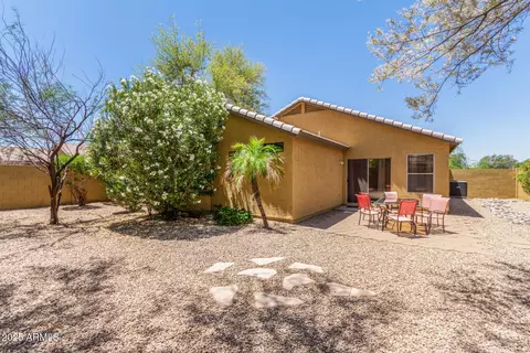 Exterior - 7003 S 23rd Ln, Phoenix, AZ 85041 photo 6 of 9