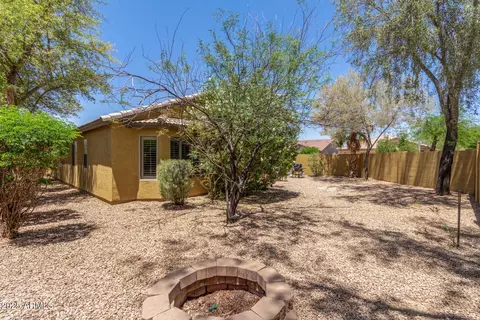 Exterior - 7003 S 23rd Ln, Phoenix, AZ 85041 photo 8 of 9