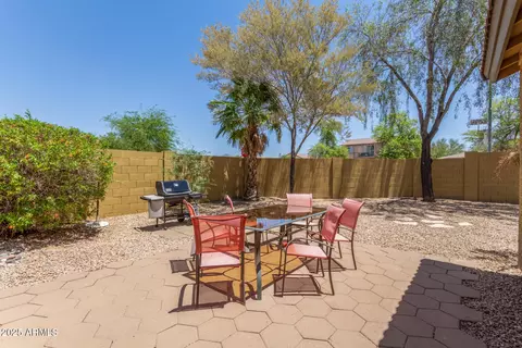 Exterior - 7003 S 23rd Ln, Phoenix, AZ 85041 photo 3 of 9