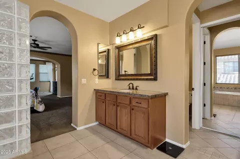 Bath - 16401 S 29th Ave, Phoenix, AZ 85045 photo 6 of 7