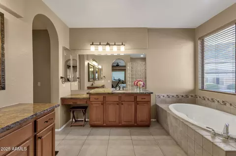 Bath - 16401 S 29th Ave, Phoenix, AZ 85045 photo 3 of 7