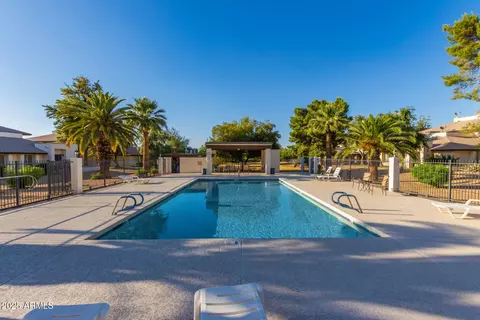 Exterior - 811 Eugie Ave, Phoenix, AZ 85022 photo 7 of 12