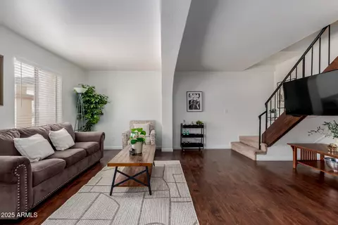 811 Eugie Ave, Phoenix, AZ 85022