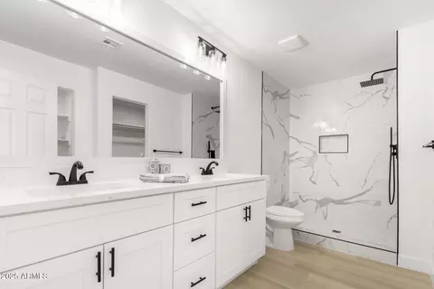 Bath - 9855 S 47th Pl, Phoenix, AZ 85044 photo 1 of 3
