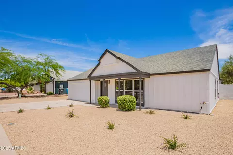 Exterior - 9855 S 47th Pl, Phoenix, AZ 85044 photo 2 of 5