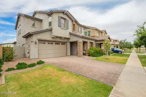 Exterior - 3938 E Appaloosa Rd, Gilbert, AZ 85296 photo 4 of 9