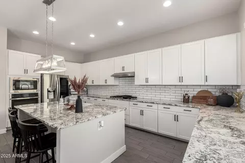 Kitchen - 3938 E Appaloosa Rd, Gilbert, AZ 85296 photo 3 of 4