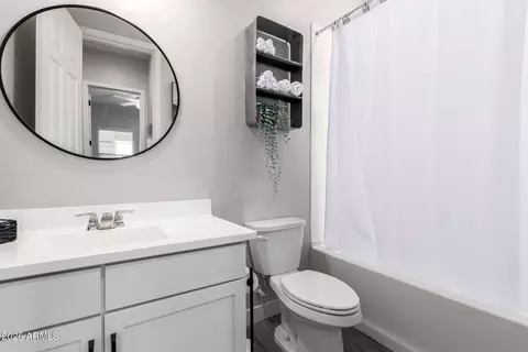 Bath - 3938 E Appaloosa Rd, Gilbert, AZ 85296 photo 5 of 5