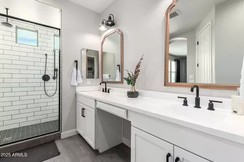 Bath - 3938 E Appaloosa Rd, Gilbert, AZ 85296 photo 2 of 5