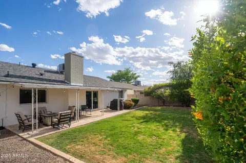 Exterior - 2418 E Hermosa Dr, Tempe, AZ 85282 photo 3 of 10