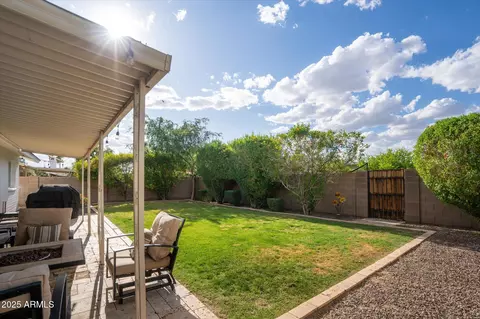 Exterior - 2418 E Hermosa Dr, Tempe, AZ 85282 photo 4 of 10