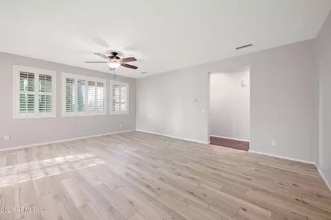 Living - 3822 E Amber Ln, Gilbert, AZ 85296 photo 2 of 7