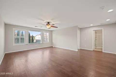 Living - 3822 E Amber Ln, Gilbert, AZ 85296 photo 4 of 7