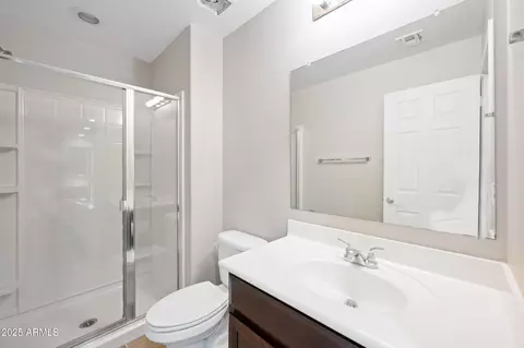 Bath - 3822 E Amber Ln, Gilbert, AZ 85296 photo 2 of 5
