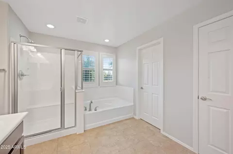 Entry Way - 3822 E Amber Ln, Gilbert, AZ 85296 photo 3 of 3