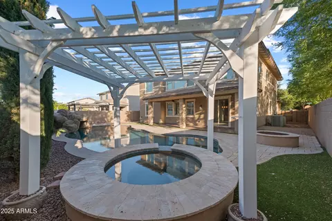 Exterior - 3822 E Amber Ln, Gilbert, AZ 85296 photo 6 of 7