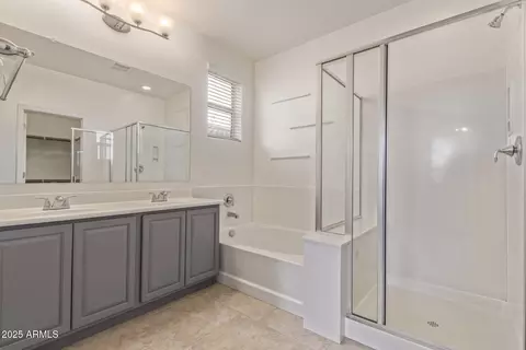 Bath - 1926 W Carson Rd, Phoenix, AZ 85041 photo 1 of 2