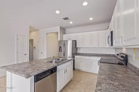 Kitchen - 1926 W Carson Rd, Phoenix, AZ 85041 photo 3 of 3