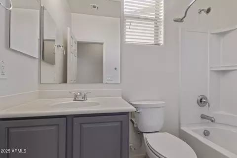 Bath - 1926 W Carson Rd, Phoenix, AZ 85041 photo 2 of 2