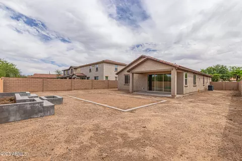 Exterior - 1926 W Carson Rd, Phoenix, AZ 85041 photo 2 of 8